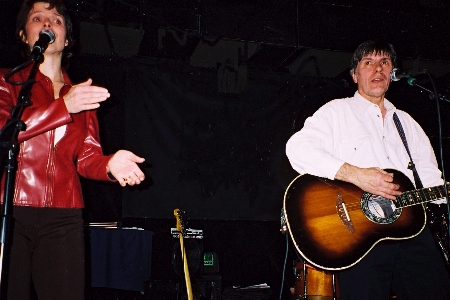 ronnies0.jpg  110 KB  size 450 x 300.  Ronnie Scotts, Birmingham,  November 2000.